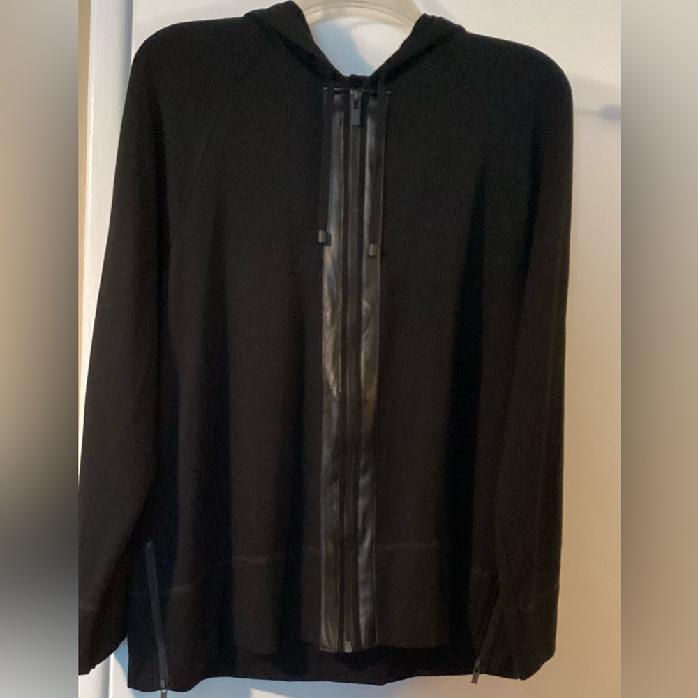 L Vintage Women's Jones New York Zip up black hoodie Large